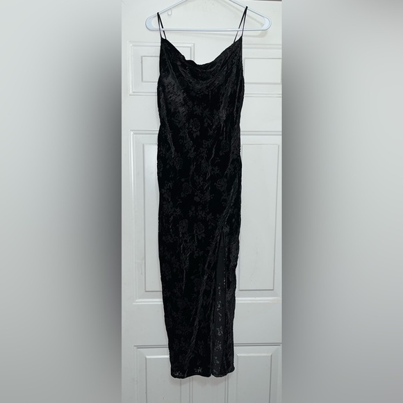 Urban Outfitters Velvet Mallory Midi Dress Black Gothic Victorian Whimsical Sz S - Picture 2 of 10